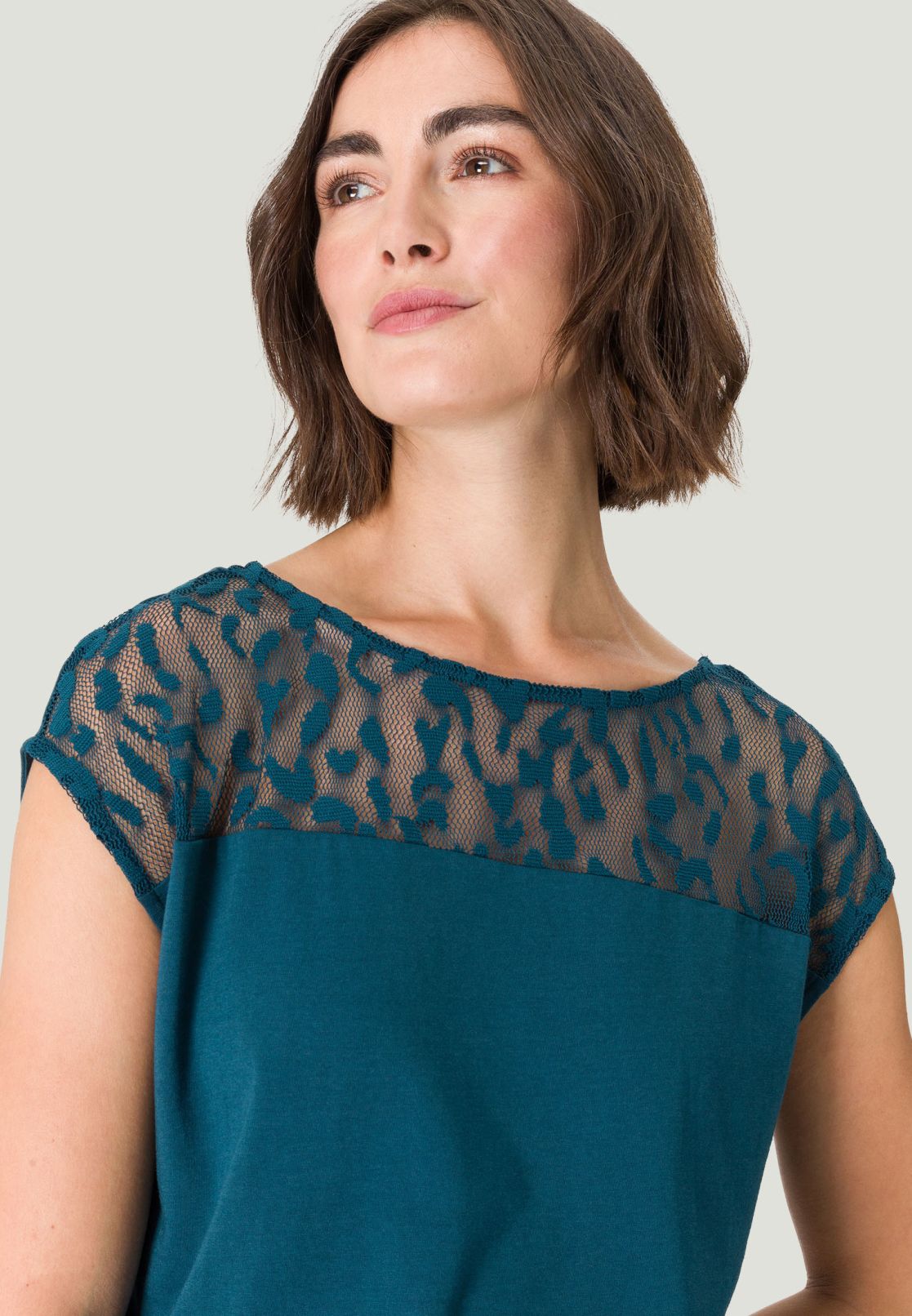 Shirt mit Netzeinsatz