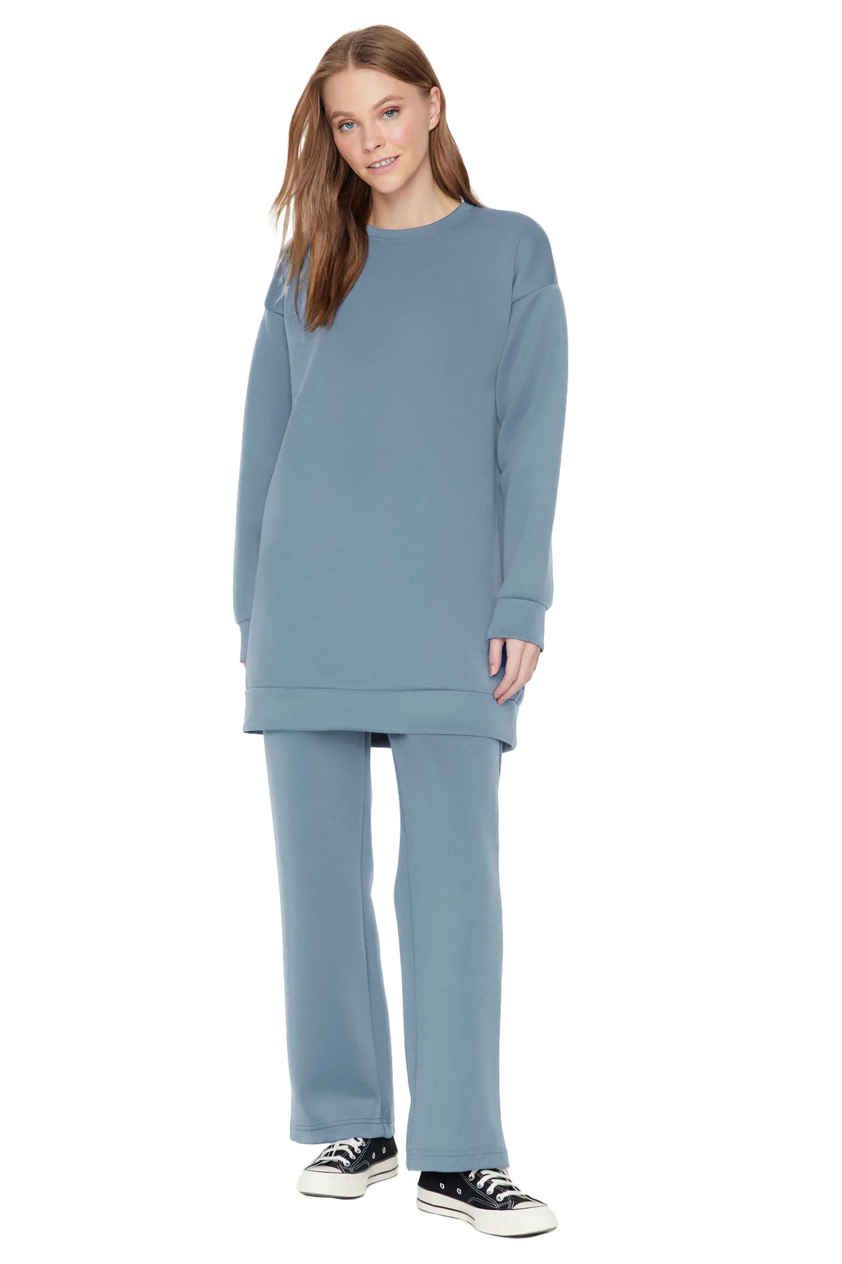 Trendyol Modest  Dunkelblaues Scuba-Strick-Trainingsanzug-Set mit Rundhalsausschnitt TCTAW23EN00004