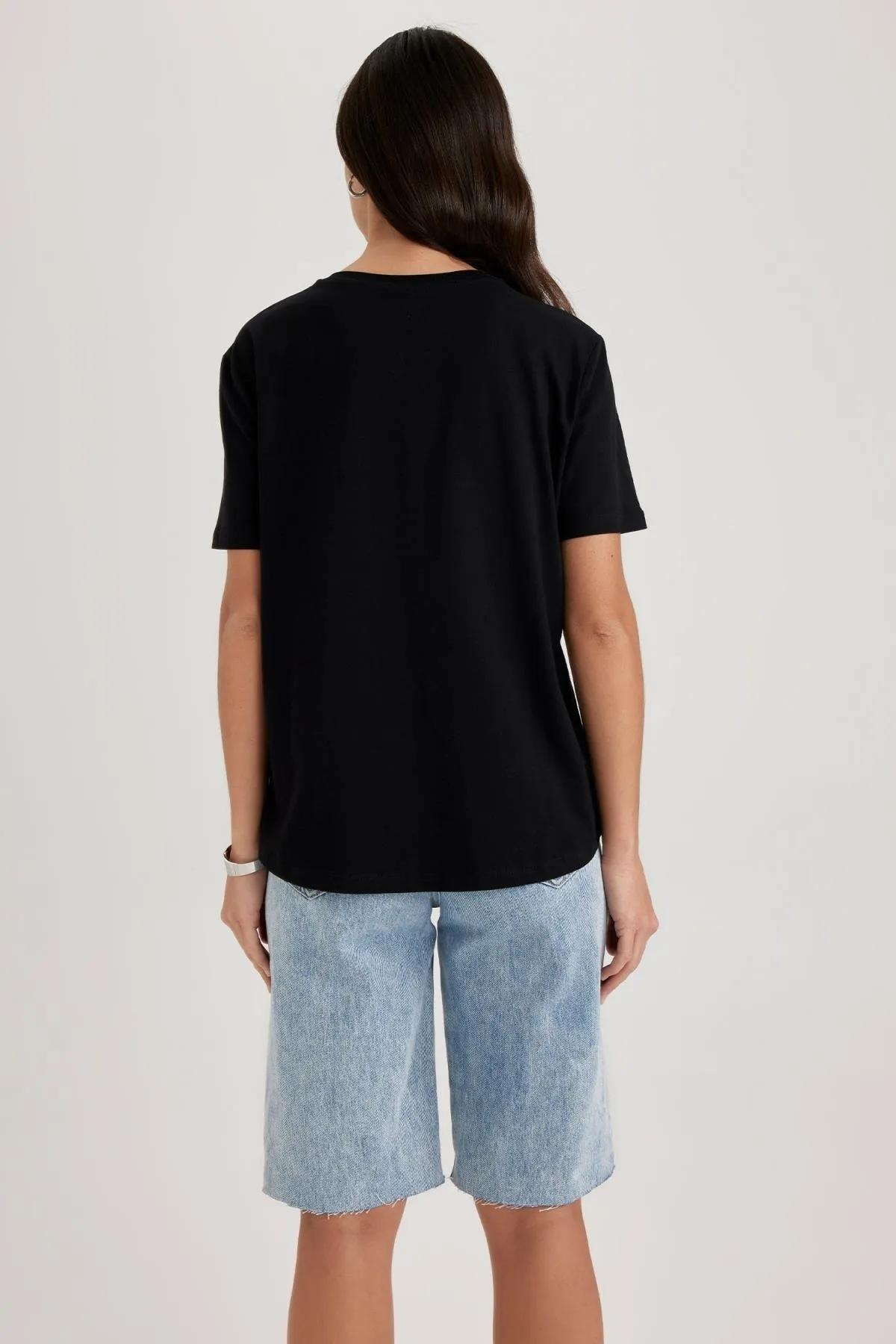 DeFacto  Kurzarm-T-Shirt mit normaler Passform und Rundhalsausschnitt