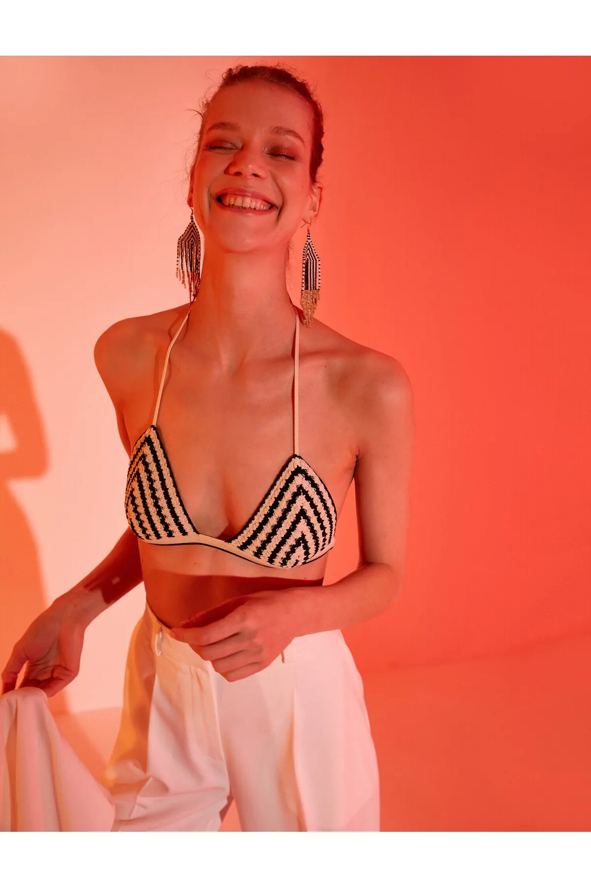 Koton  Neckholder-Bustier mit Häkeldetails