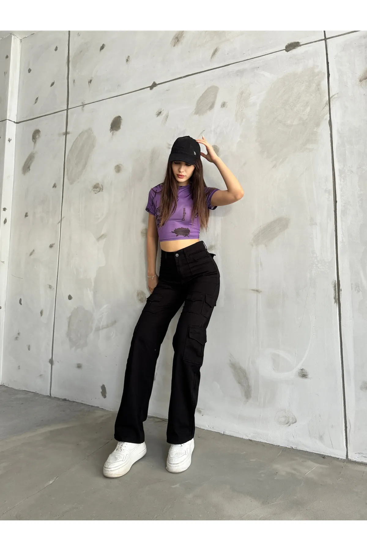 BİKELİFE  Schwarze Damen-Cargohose mit hoher Taille und mehreren Taschen und gerader Passform