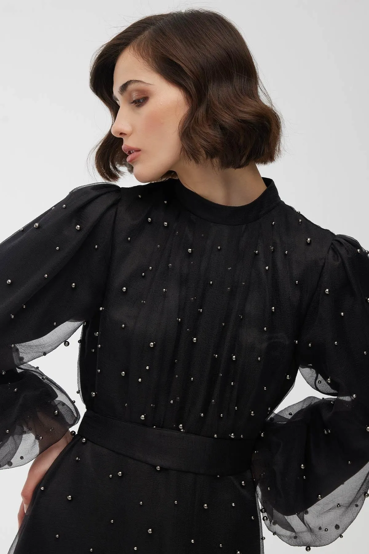 Manuka  Abendkleid mit Tüll und Perlendetails in Schwarz