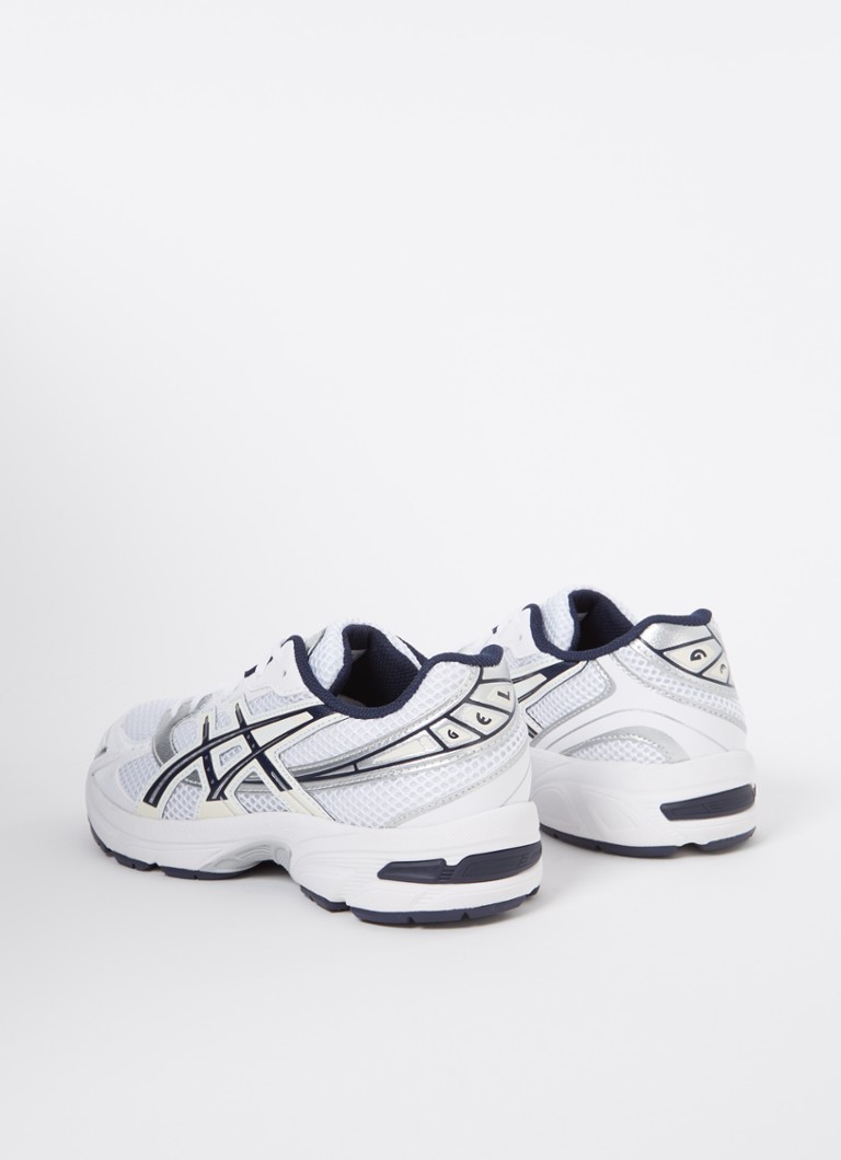 Detalii din plasă pe pantofii ASICS Gel-1130