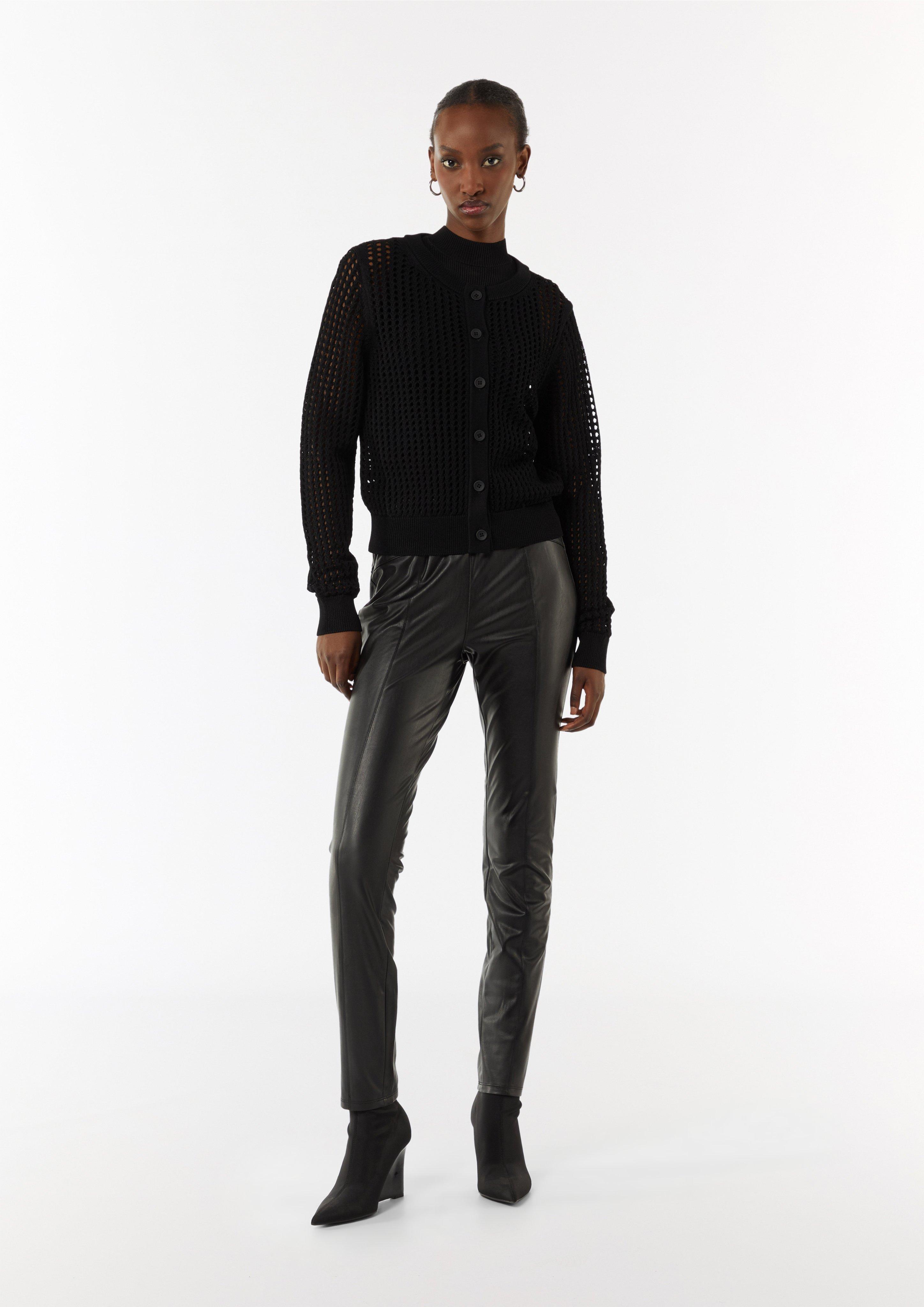 Transparente Strickjacke aus Ajourstrick - schwarz
