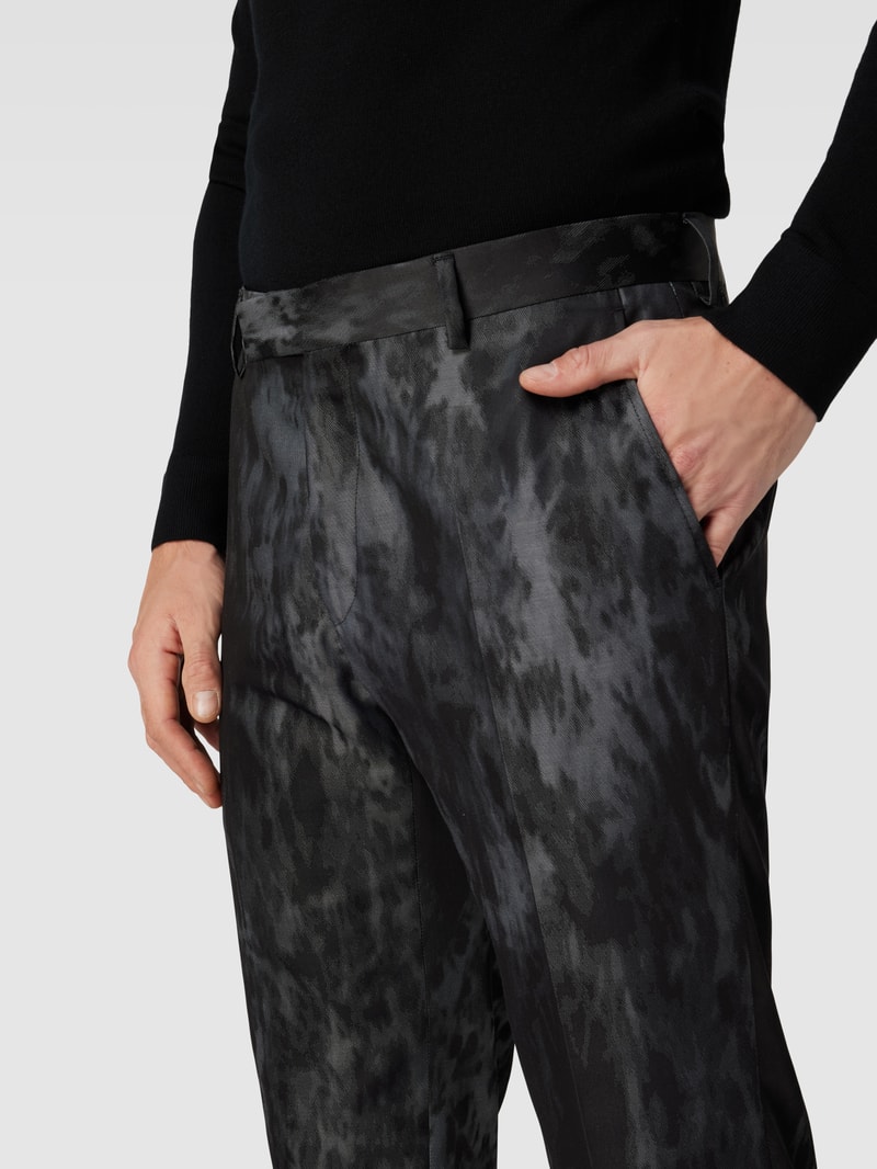 Hose mit Bundfalten in schwarz
