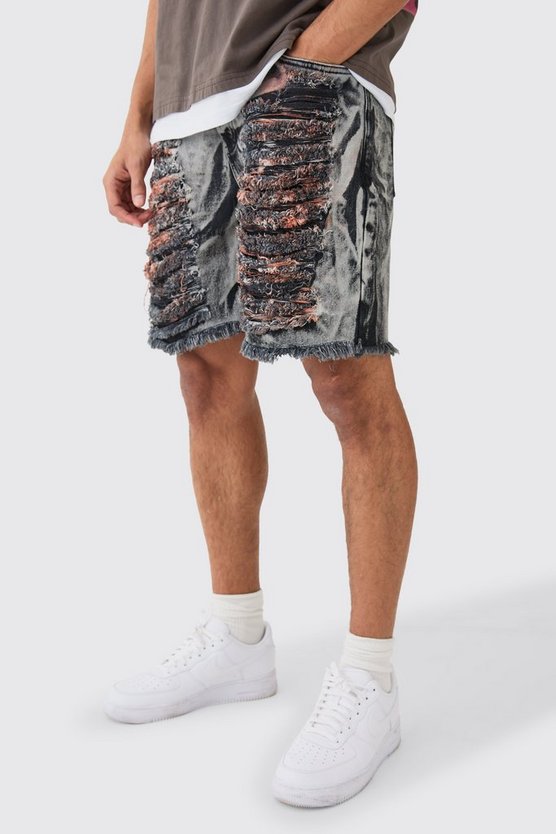 Lockere Jeansshorts mit extremen Rissen
