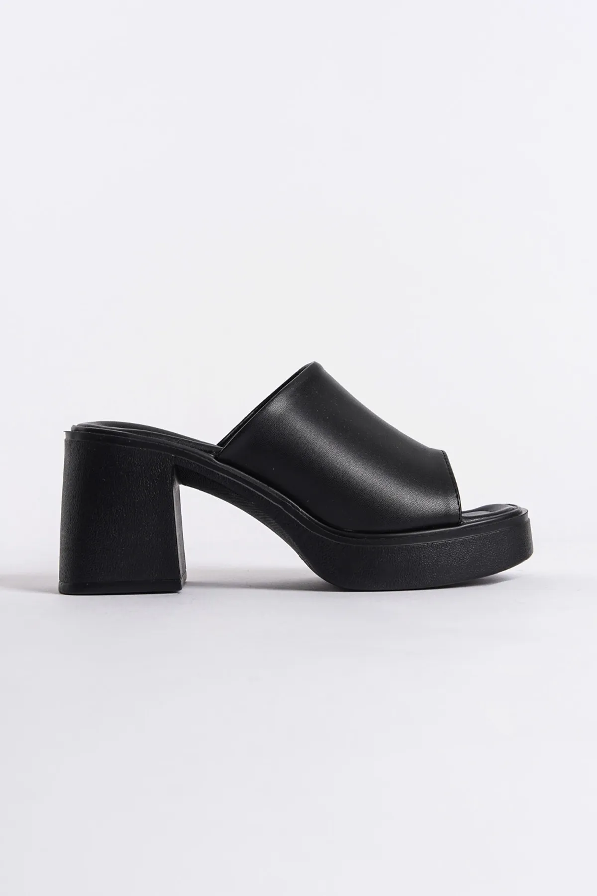 Capone Outfitters  Amy Platform Single-Streifen-Damenhausschuhe