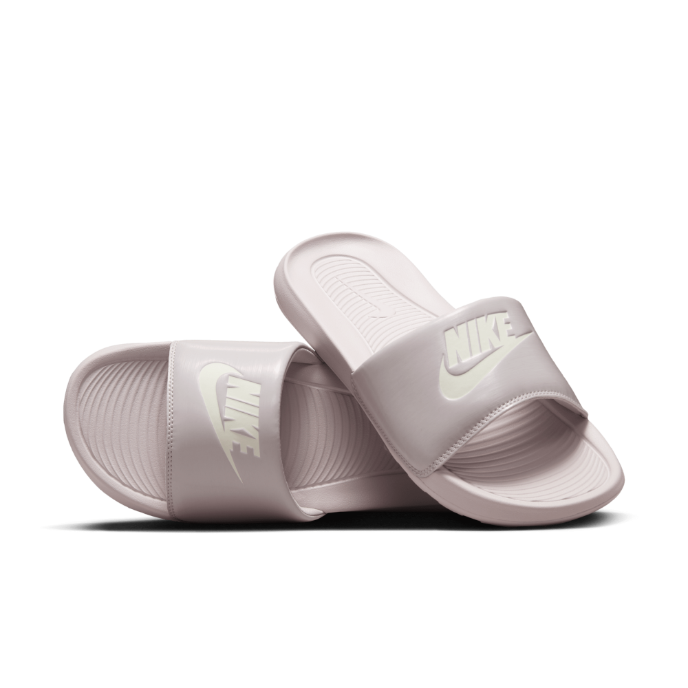 Nike Victori One CN9677-008 / lila