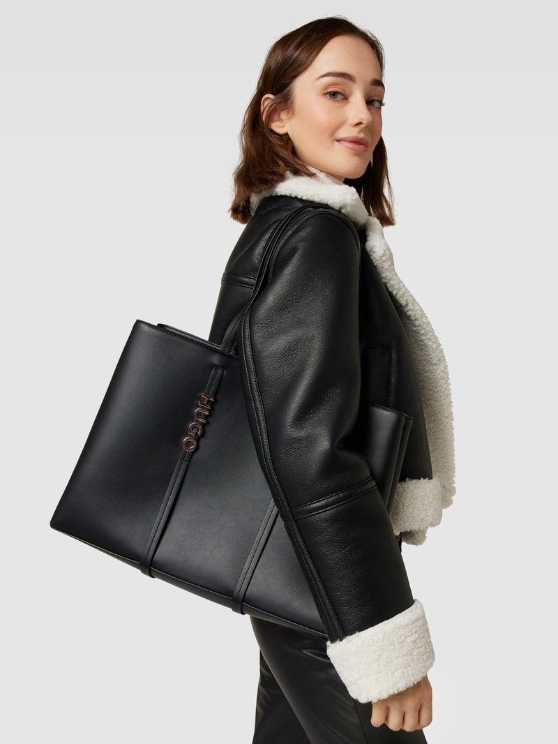 Shopper mit herausnehmbarer Reißverschlusstasche Modell 'Mel' in schwarz