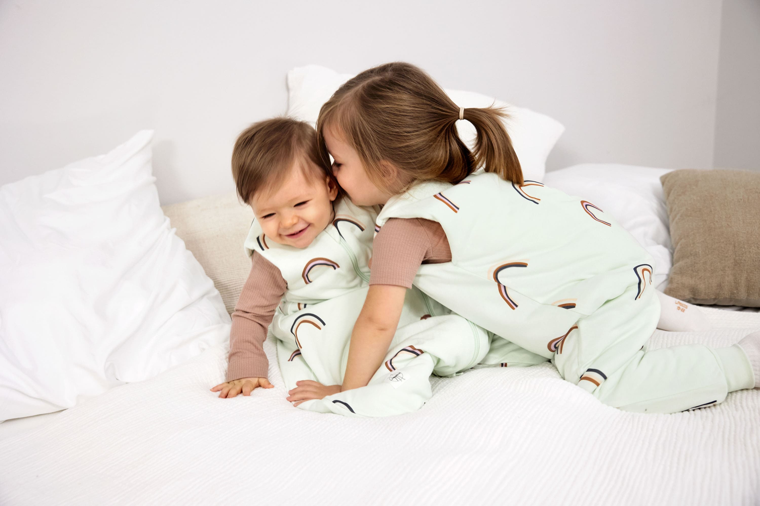 Kinder Schlafoverall 2,5 TOG - Regenbogen, Mint
