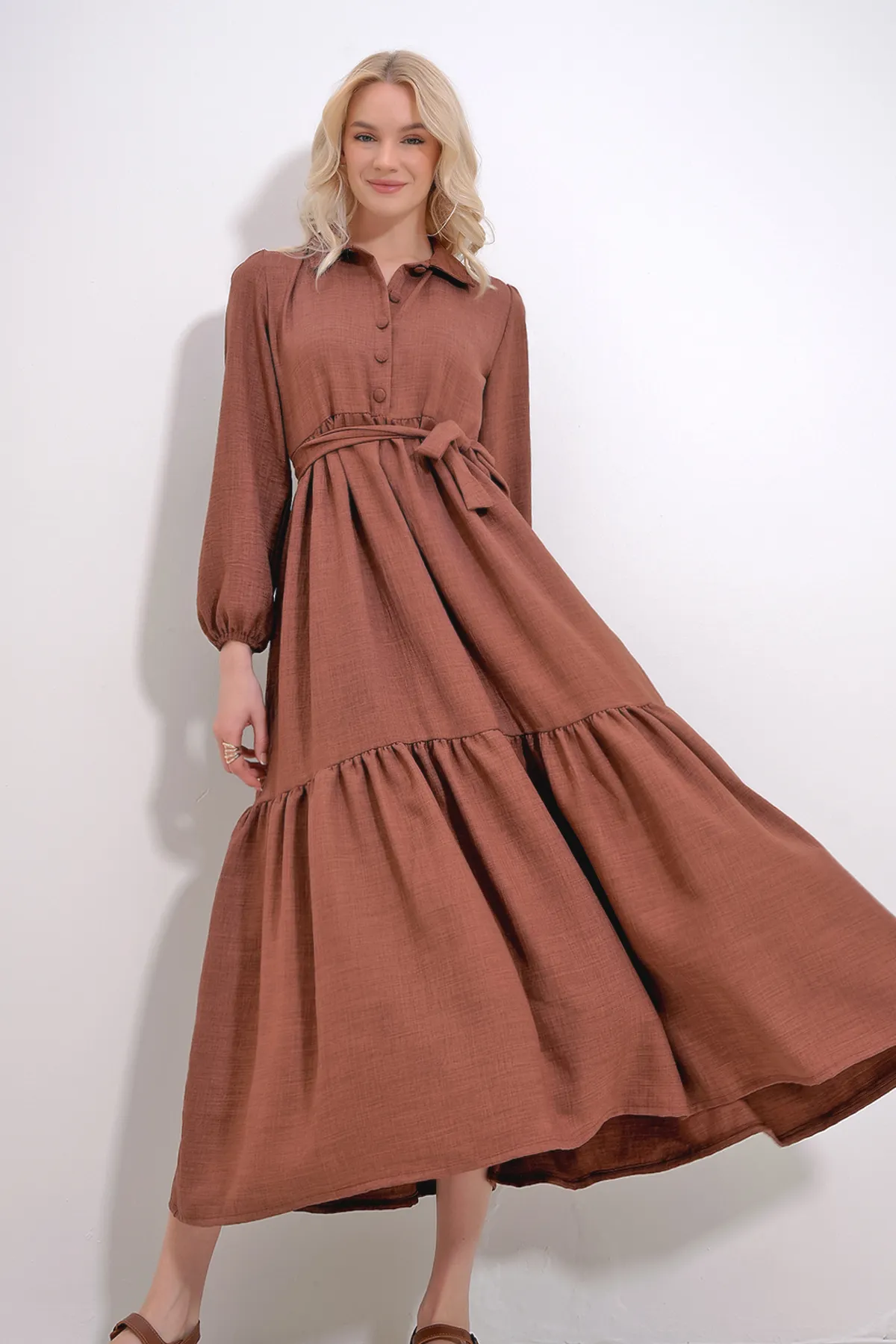 Trend Alaçatı Stili  Kleid - Braun - Midi