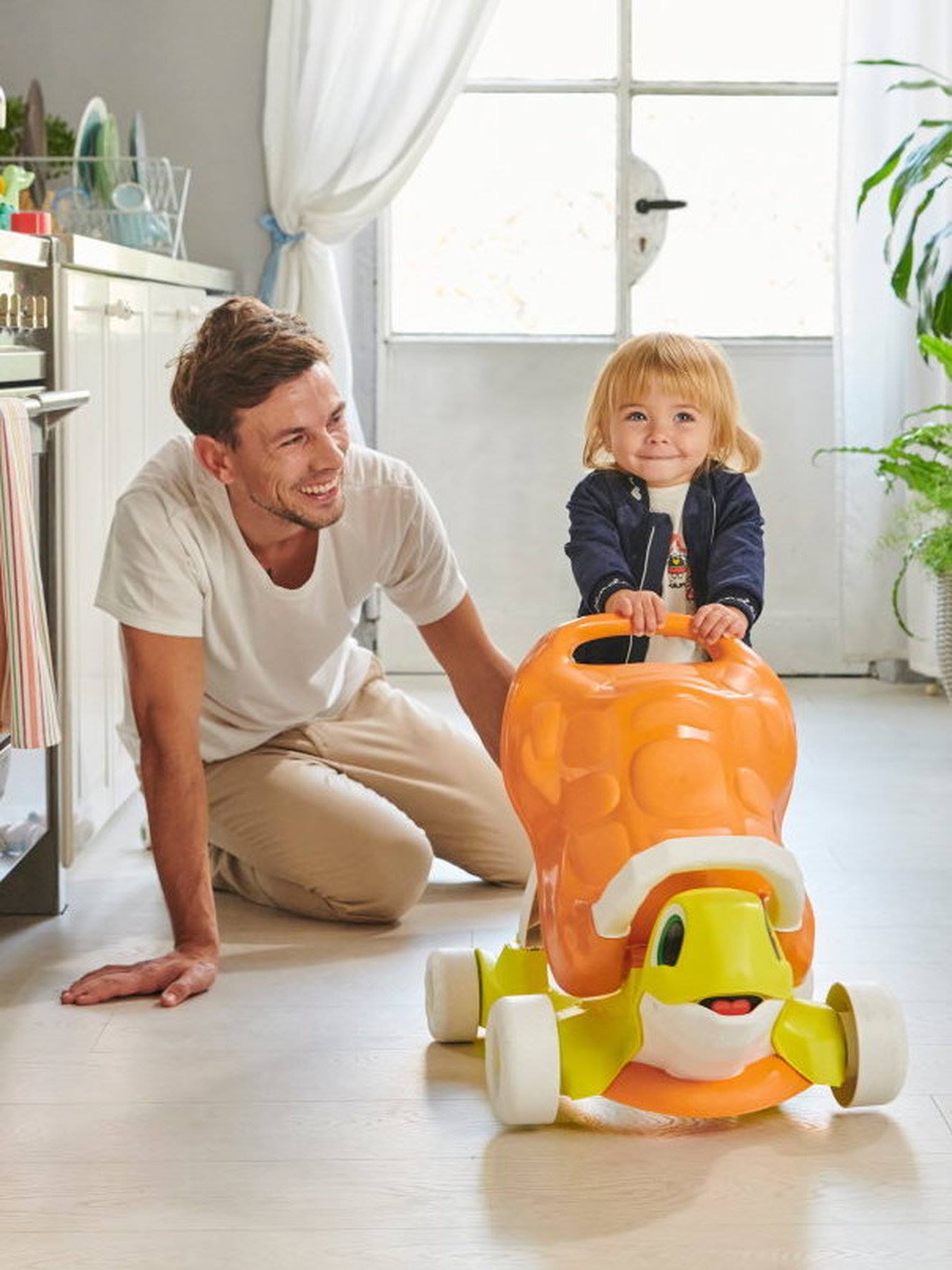 Chicco Baby 2-in-1-Lauflernhilfe Schildkröte ECO+ CHICCO - grün