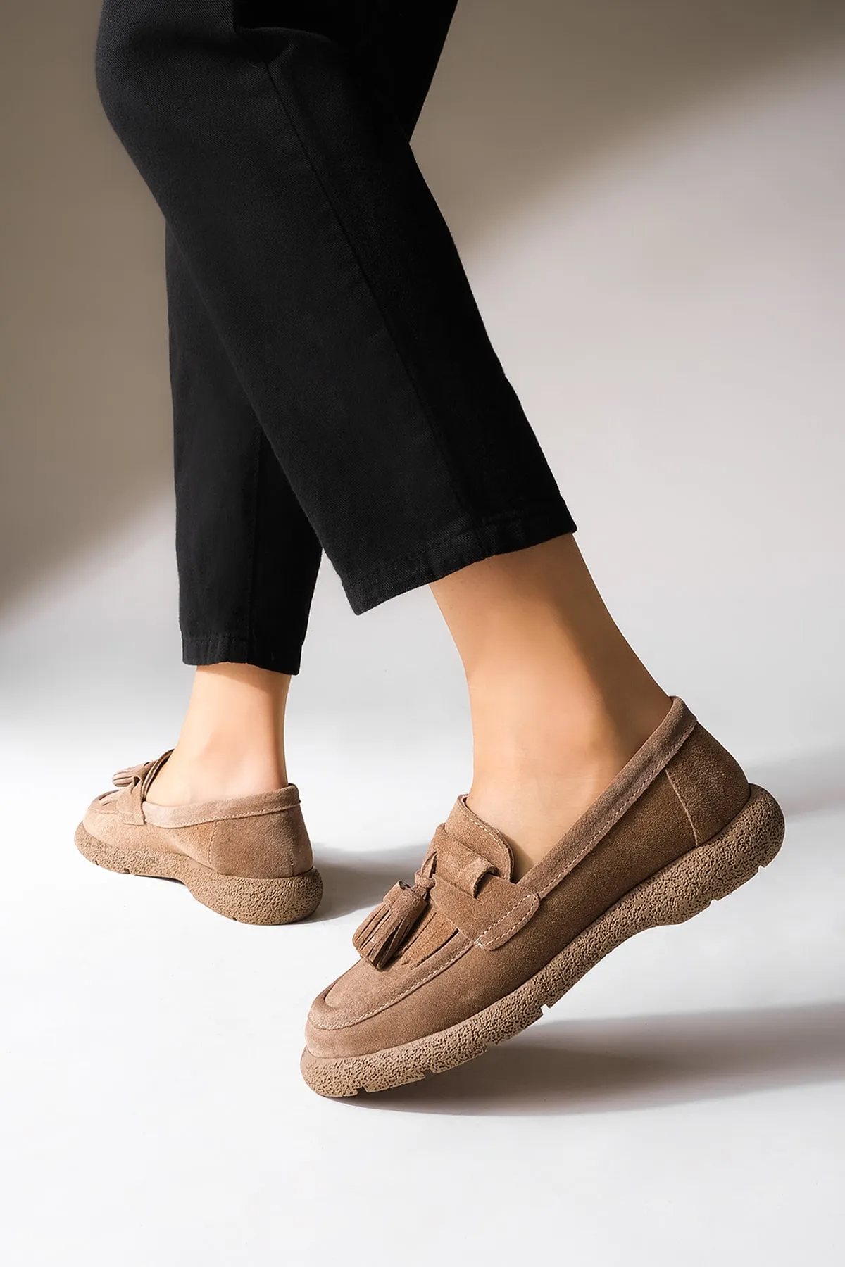 Marjin  Damen Echtleder Loafer Freizeitschuhe Suma Tan Wildleder