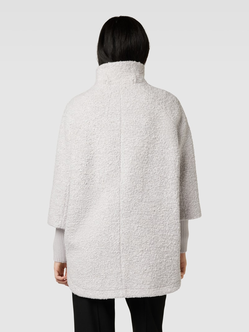 Kurzmantel mit seitlichen Eingrifftaschen in offwhite