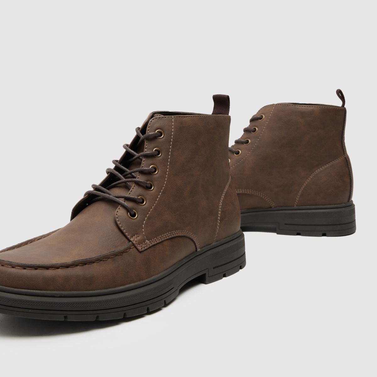 Schuh poros köténycsizma barna színben
