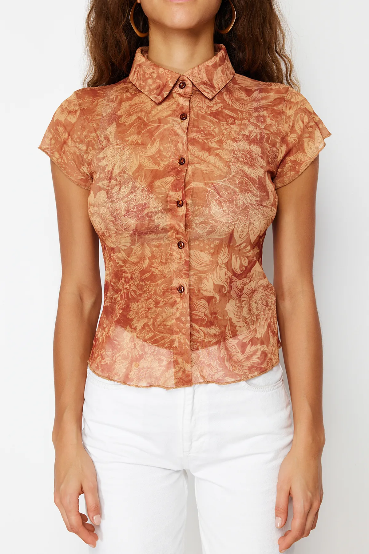 Trendyol Collection  Mehrfarbige taillierte Bluse aus Tüll-Stretch-Strick mit Hemdkragen TWOSS24BZ00164