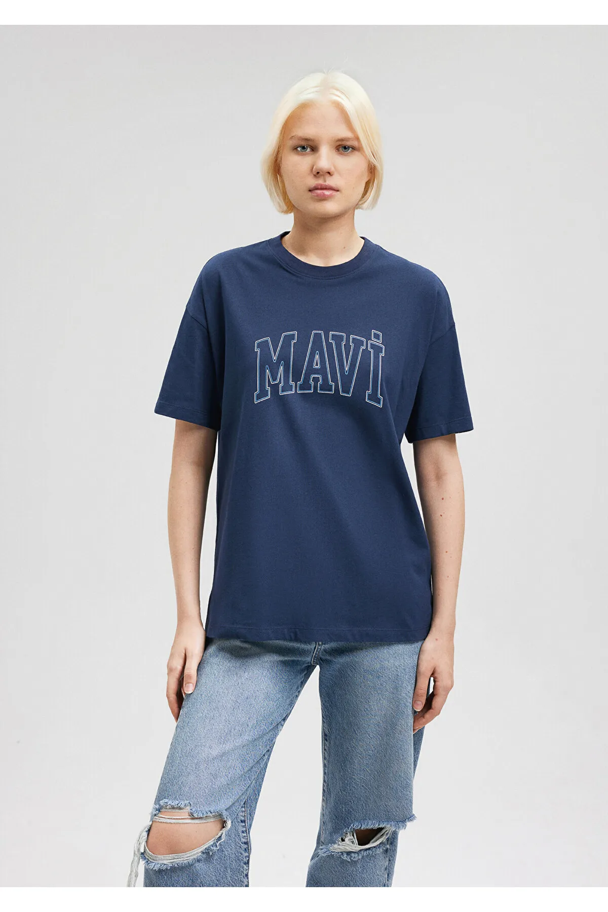 Mavi  Marineblaues T-Shirt mit Logo-Print, reguläre Passform / normaler Schnitt 1611193-70488