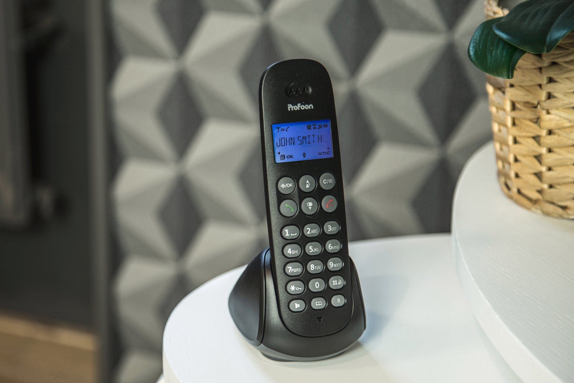Profoon PDX-300 TRIPLE Schnurloses DECT-Telefon (Mobilteile: 3, mit 3 DECT-Mobilteilen)