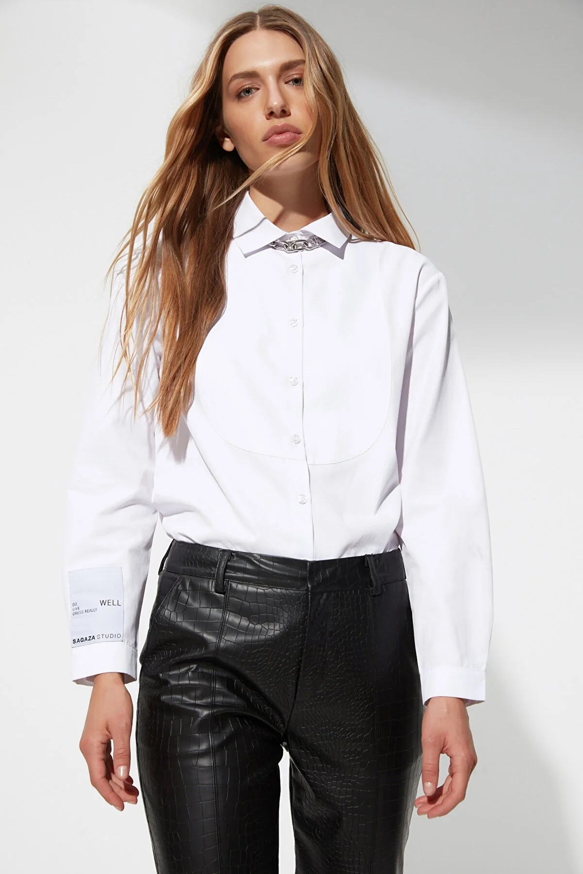 Trendyol Collection  Weißes gewebtes Hemd TPRAW22GO1061