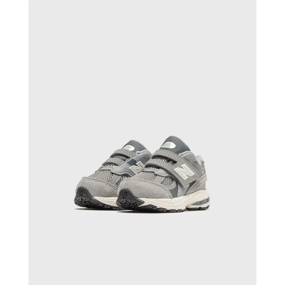 New Balance 2002R IV2002ST / grau