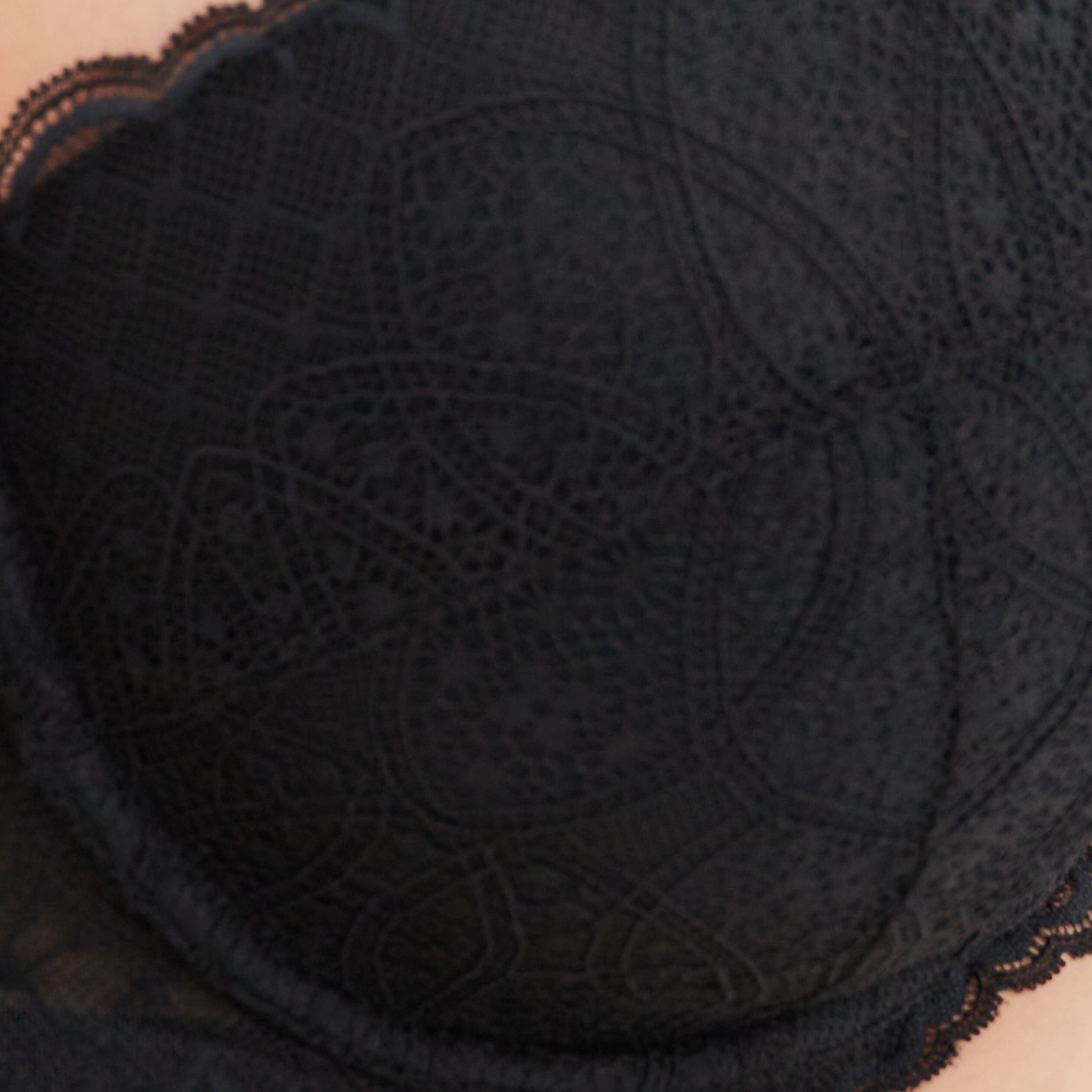 Soutien-gorge emboîtant à dentelle Izzie noir femme grande taille | La Halle