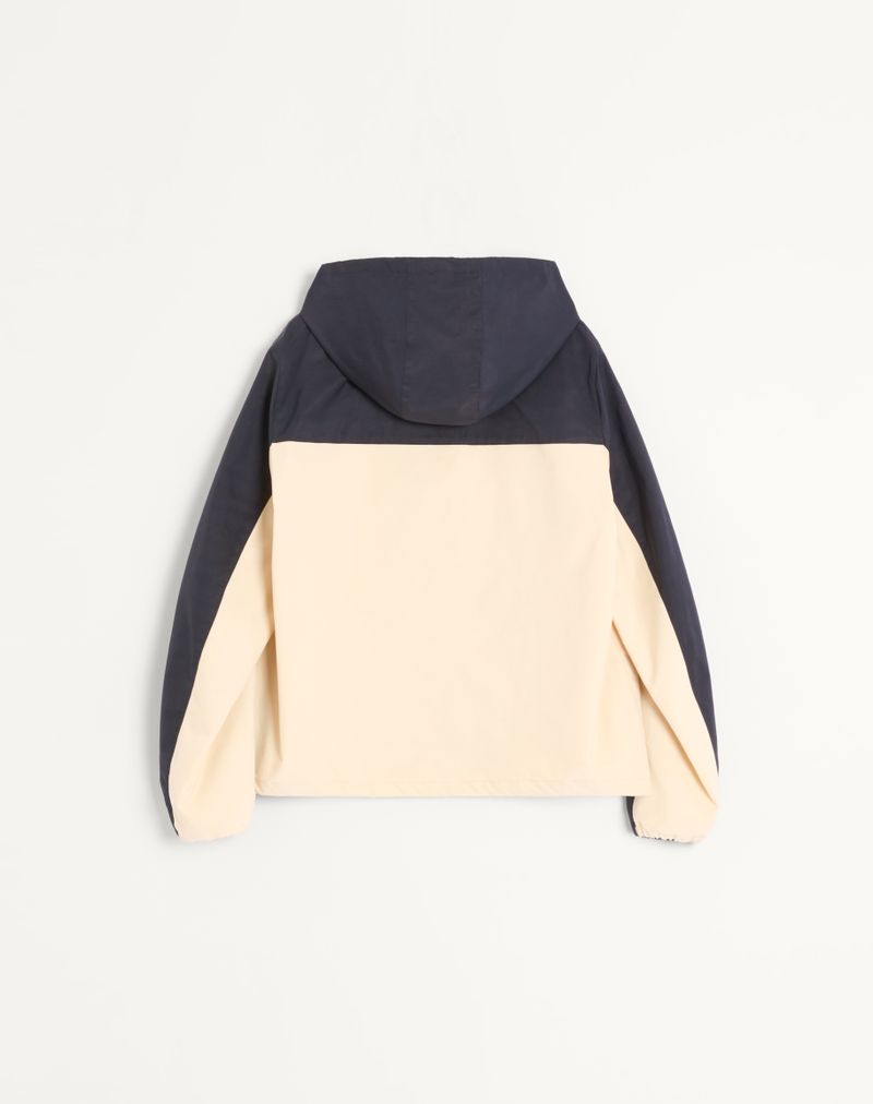 Nylon windjack met capuchon en V-logo patch