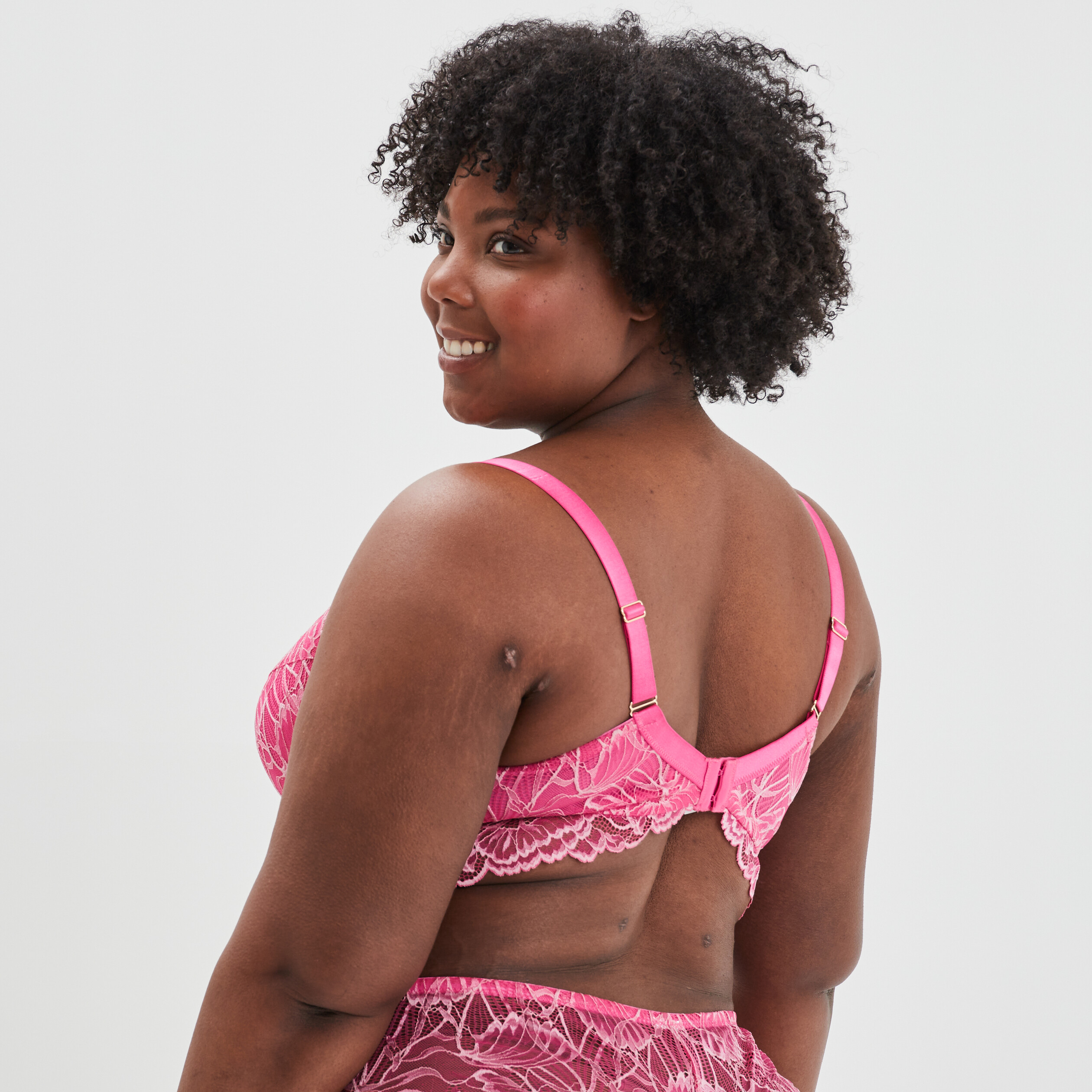 Soutien-gorge emboîtant dentelle rose fushia femme grande taille | La Halle