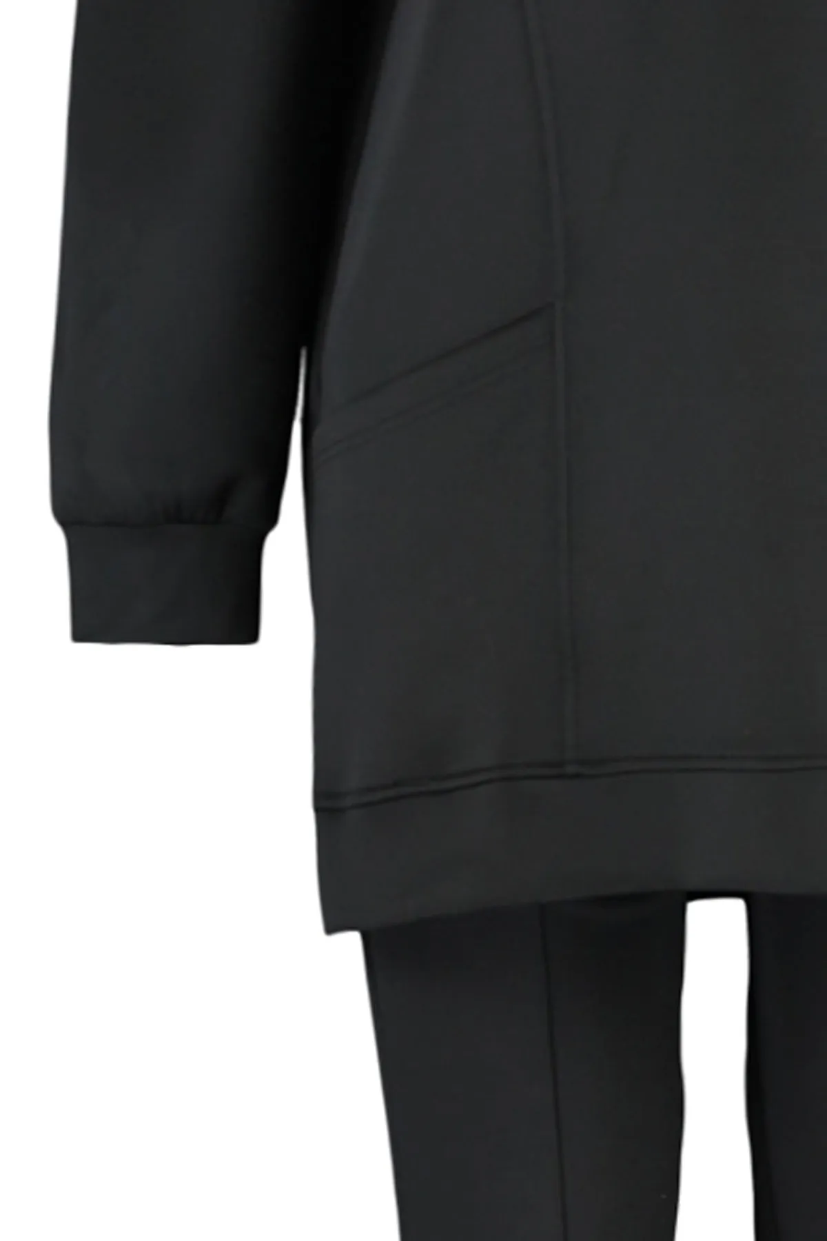Trendyol Modest  Schwarzes Scuba-Sweatshirt-Hosen-Strickset mit Kapuze und Schlitzdetail TCTAW23US00139