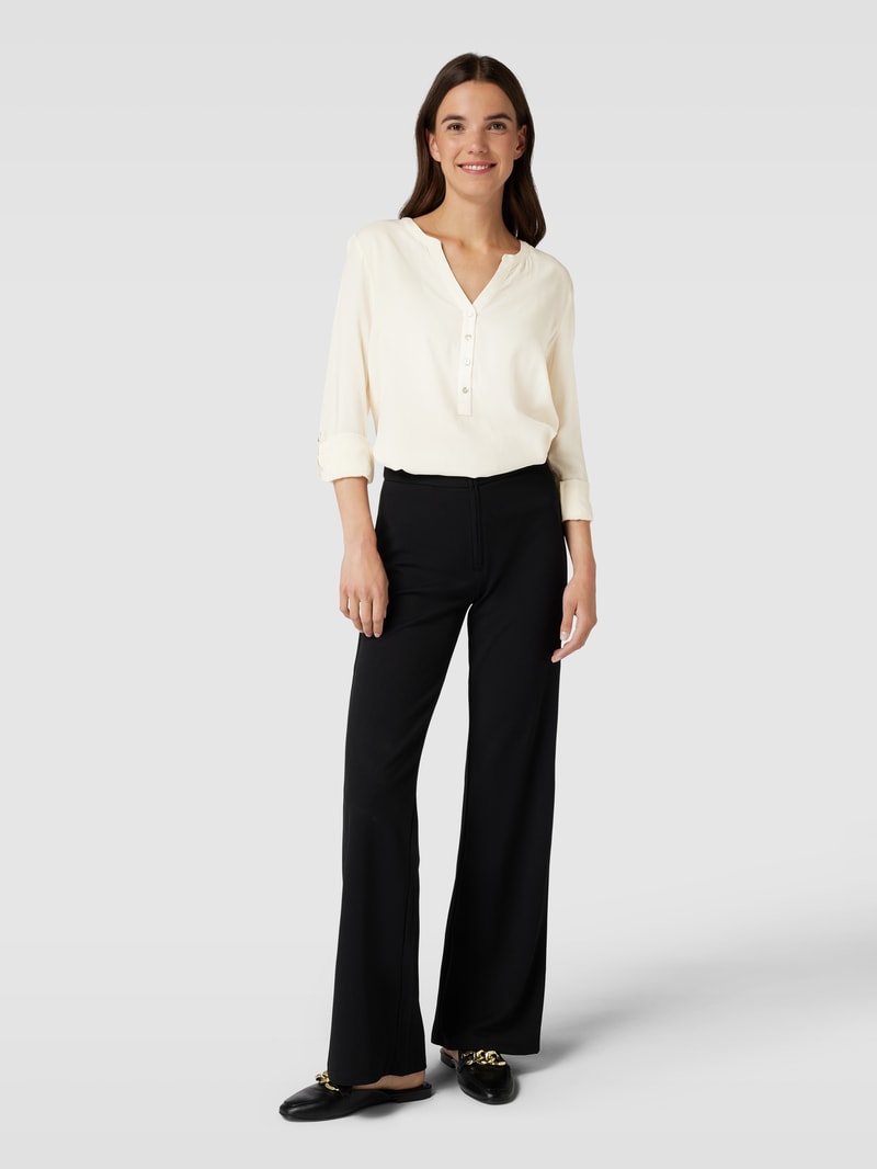 Blusenshirt mit V-Ausschnitt in offwhite