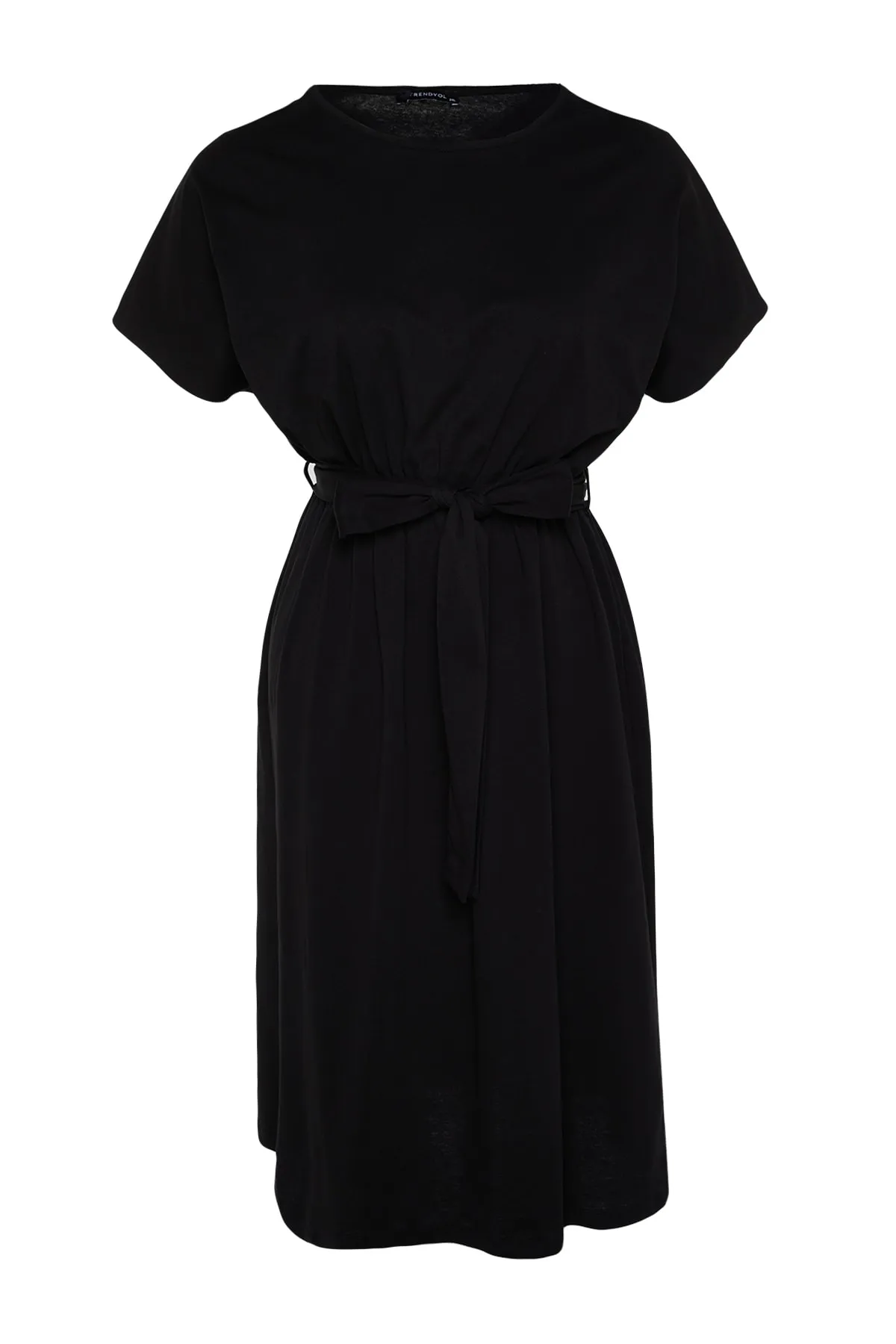Trendyol Curve  Schwarzes Strickkleid mit Rundhalsausschnitt und Gürtel TBSSS22AH0242