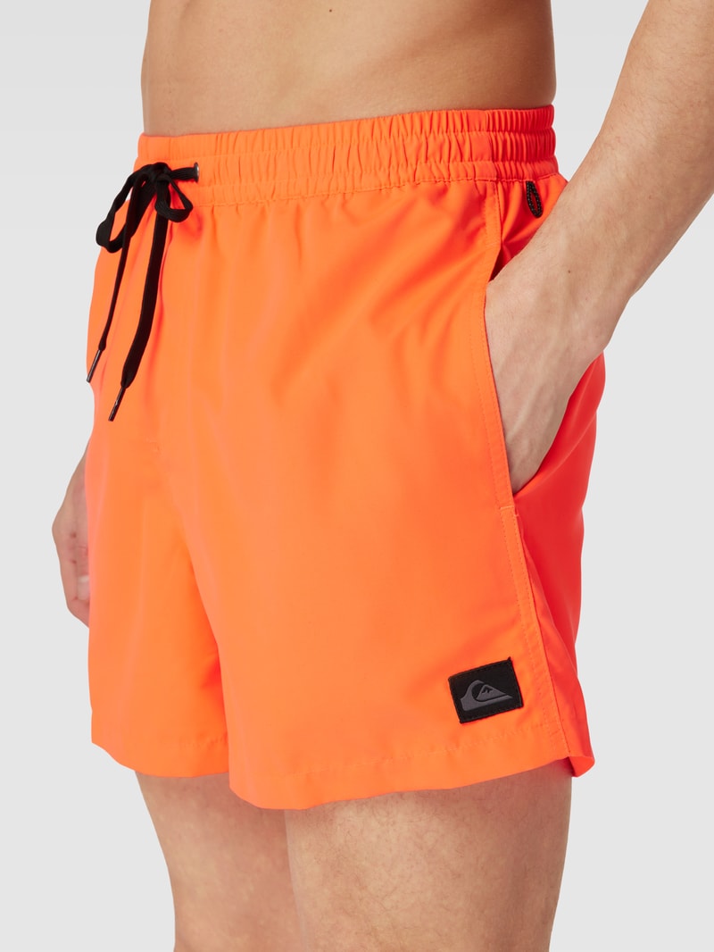 Badehose mit Label-Detail in koralle