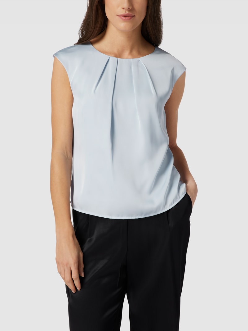 Bluse mit gelegten Falten in hellblau