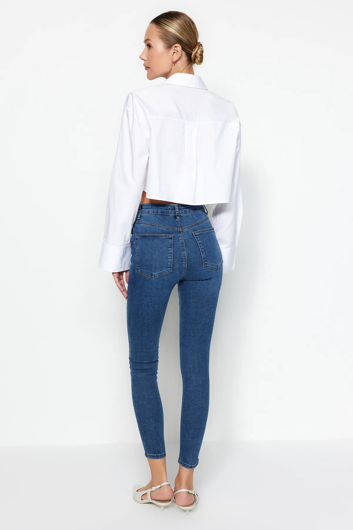 Trendyol Collection  Blaue Skinny Jeans mit hoher Taille TWOAW24JE00066