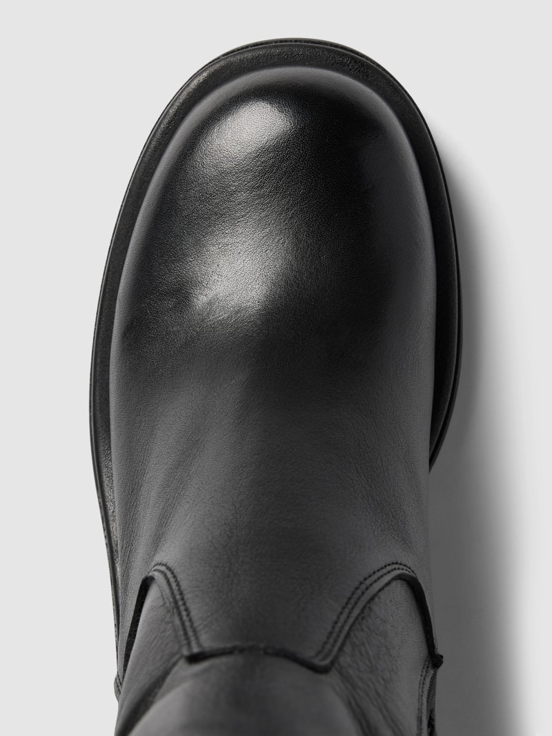 Stiefelette mit Blockabsatz in schwarz