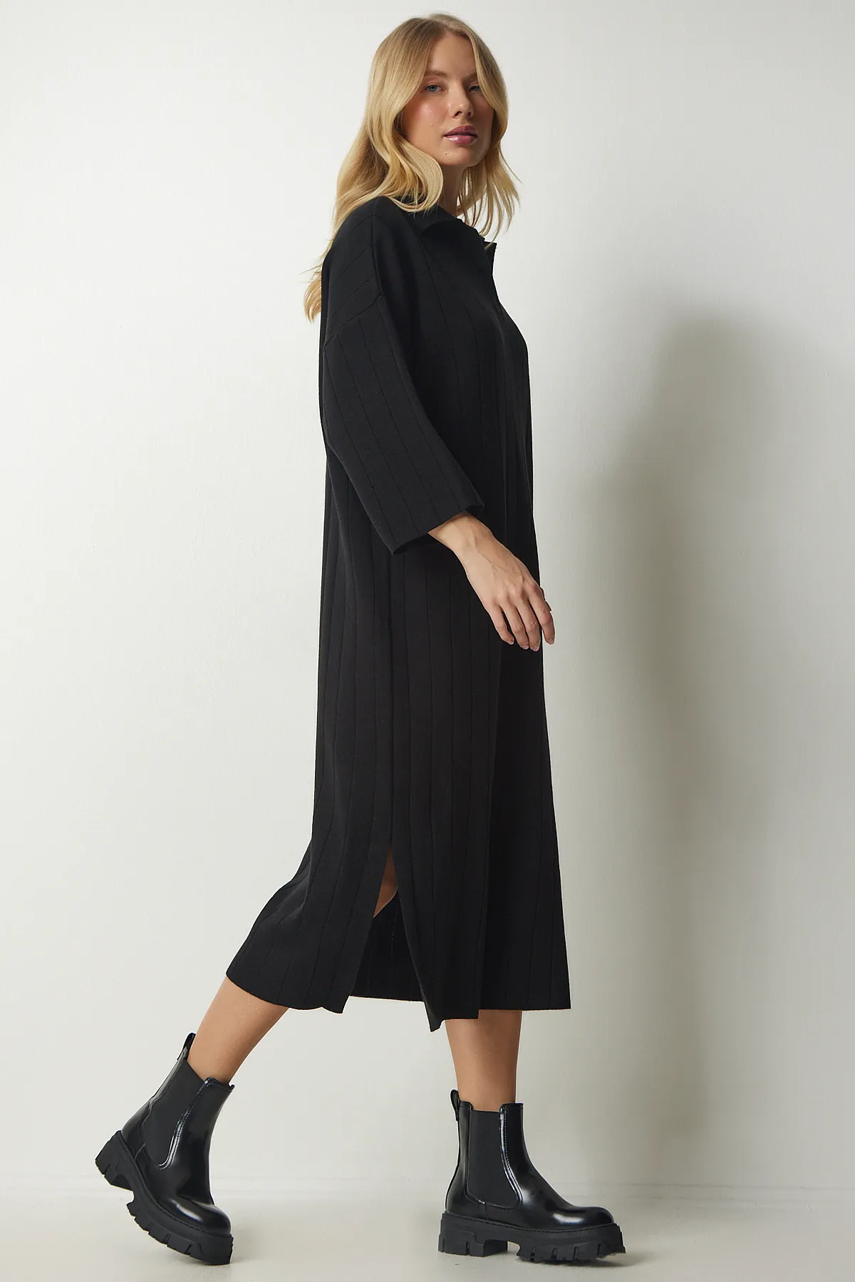 Happiness İstanbul  Schwarzes Oversize-Strickkleid mit Rollkragen für Damen YY00178
