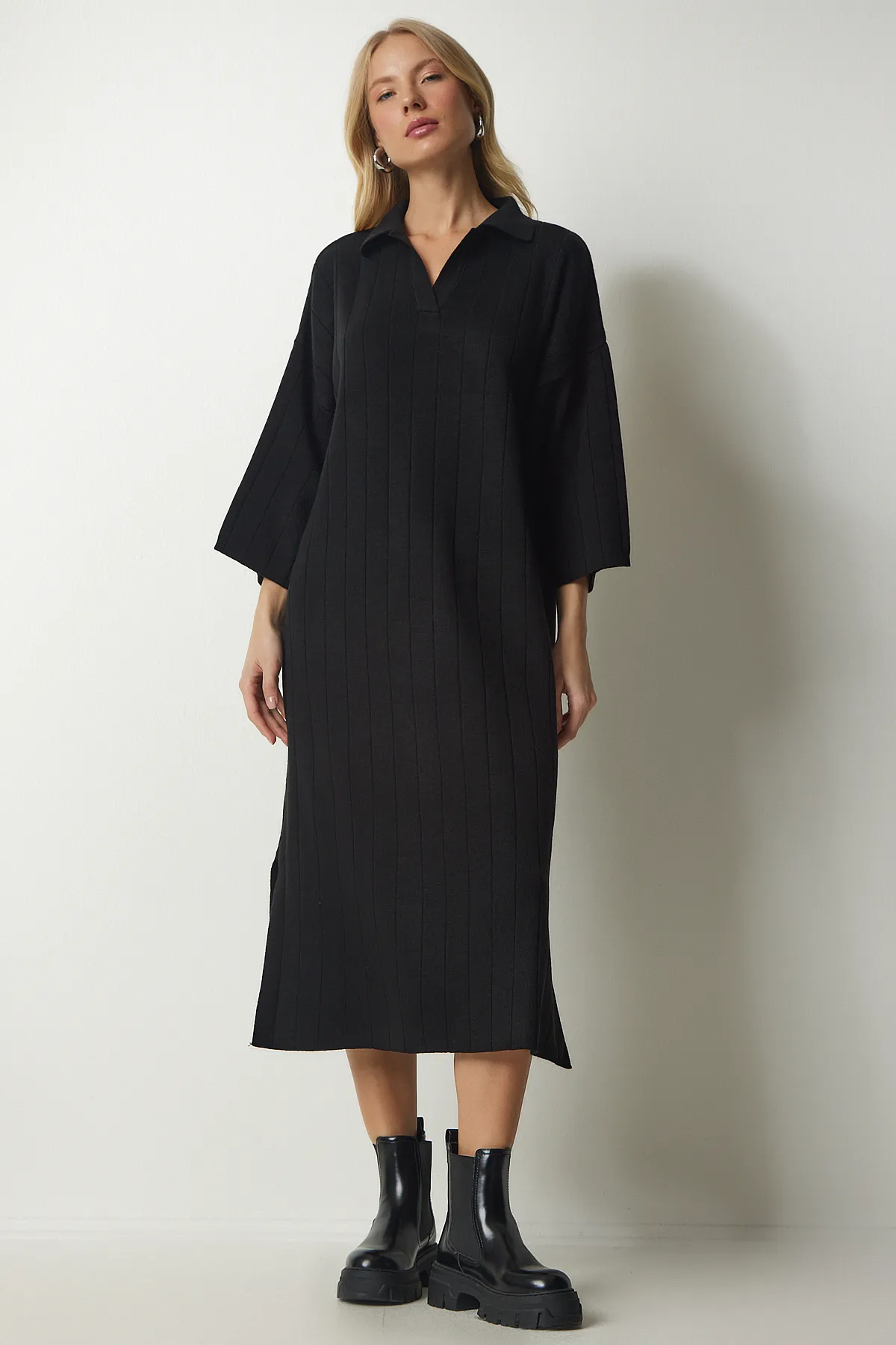 Happiness İstanbul  Schwarzes Oversize-Strickkleid mit Rollkragen für Damen YY00178