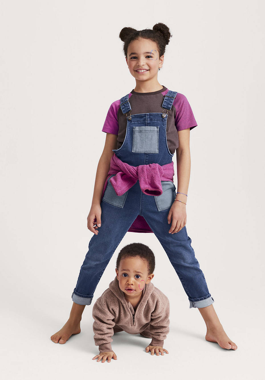 Latzhose BetterRecycling aus Bio-Denim