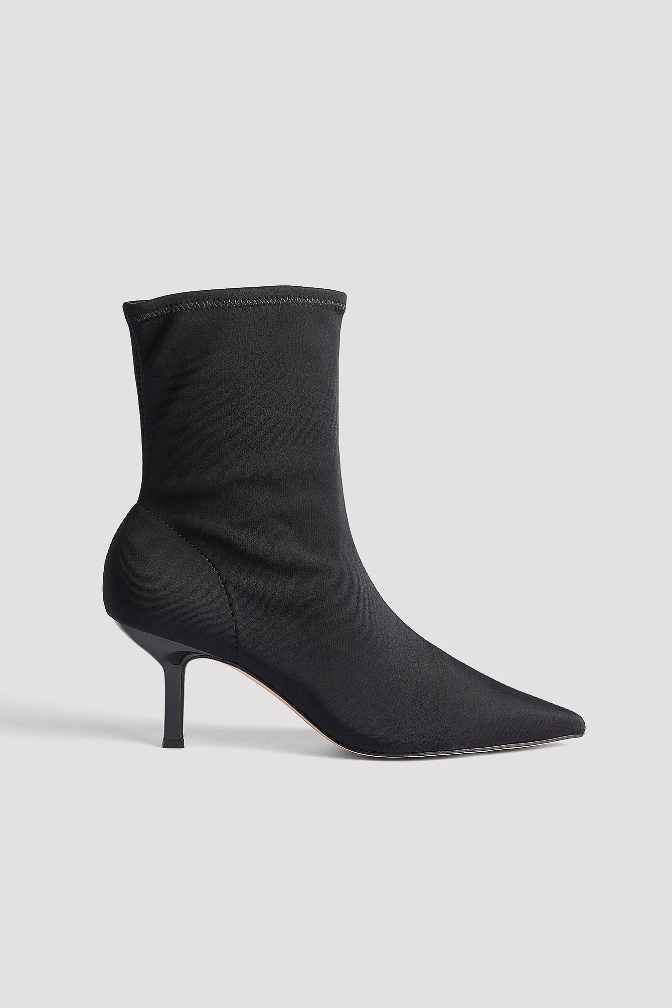 Stiefel mit Knöchelsocken