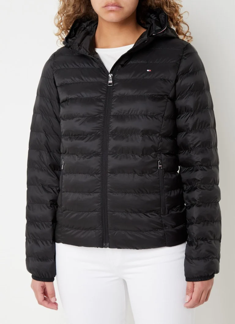 Tommy Hilfiger prošivena jakna s logotipom i džepovima na patentni zatvarač