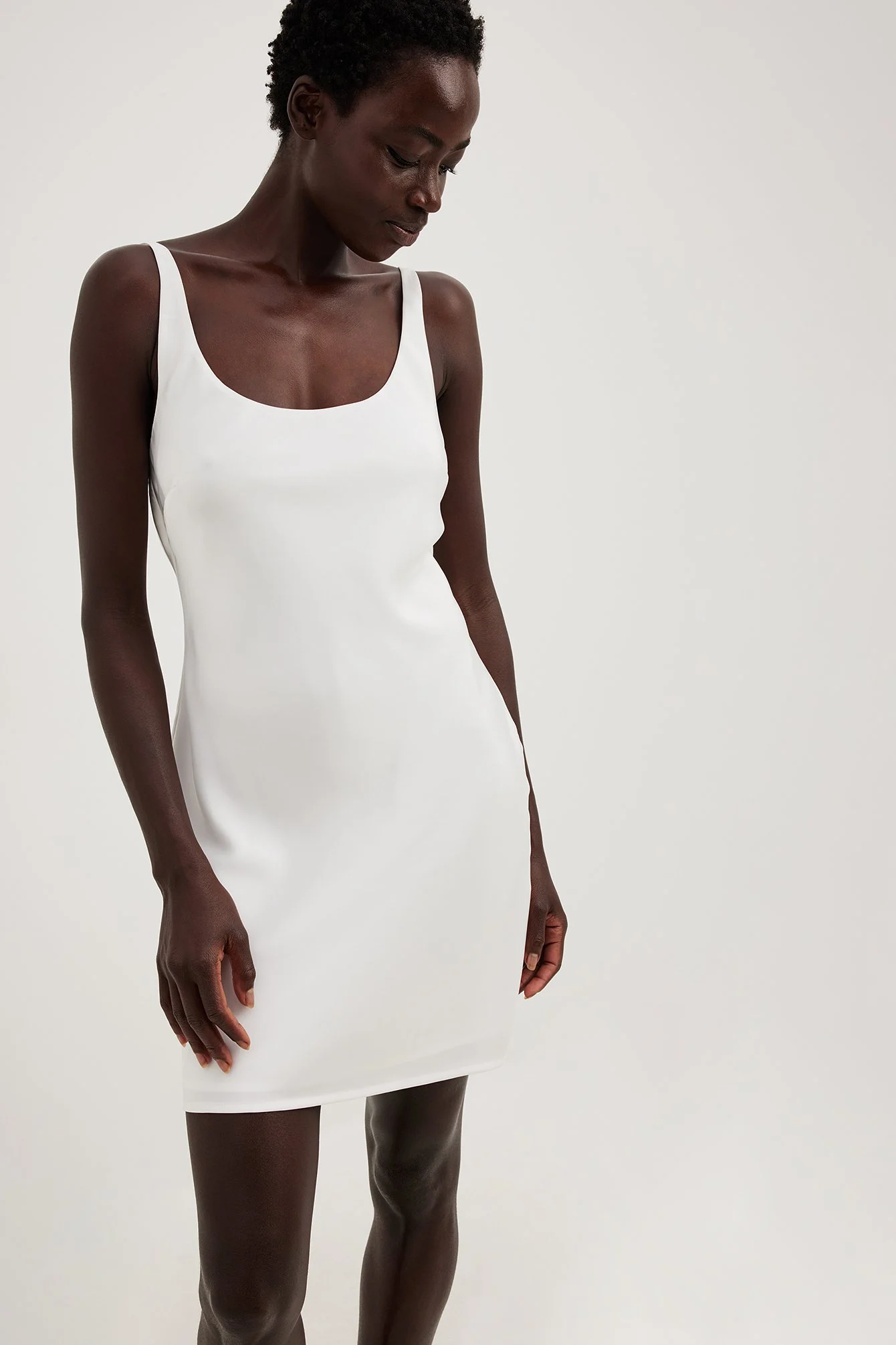 Minikleid mit Schnürdetail hinten
