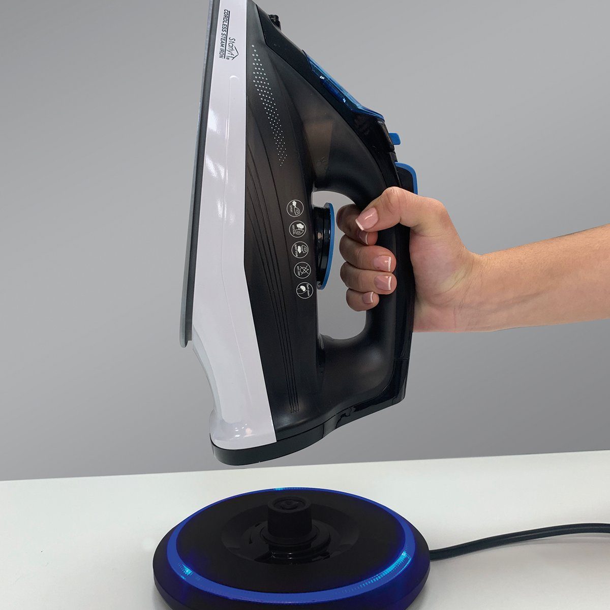 Starlyf Dampfbügeleisen Cordless Steam Iron, 2400 W, kabelloses Bügeleisen, Sohle mit keramischer Antihaftbeschichtung