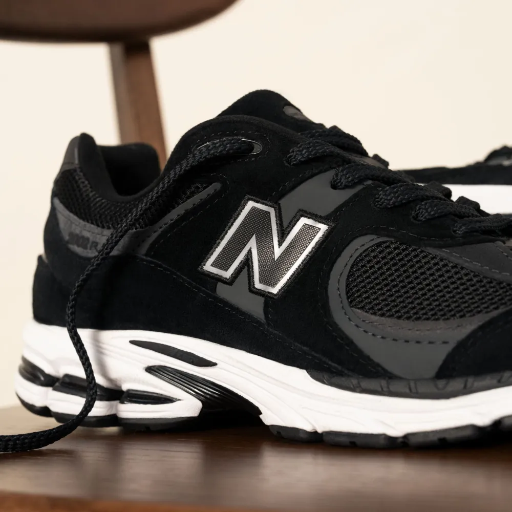 New Balance 2002R M2002RBK / schwarz