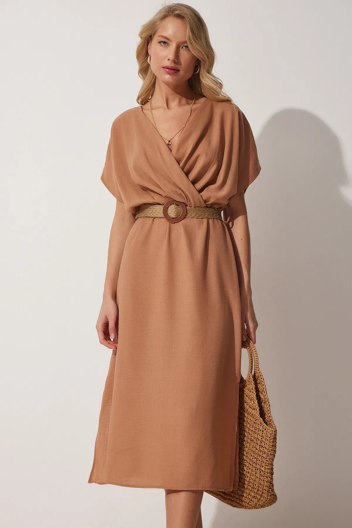 Happiness İstanbul  Sommer-Ayrobin-Kleid für Damen mit Biskuitstrohgürtel und Gürtel ZH00022