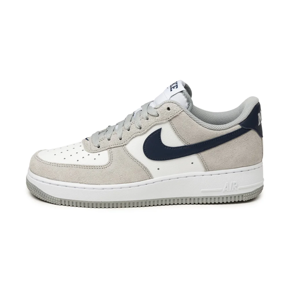 Nike Air Force 1 07 Low FD9748-001 / grau