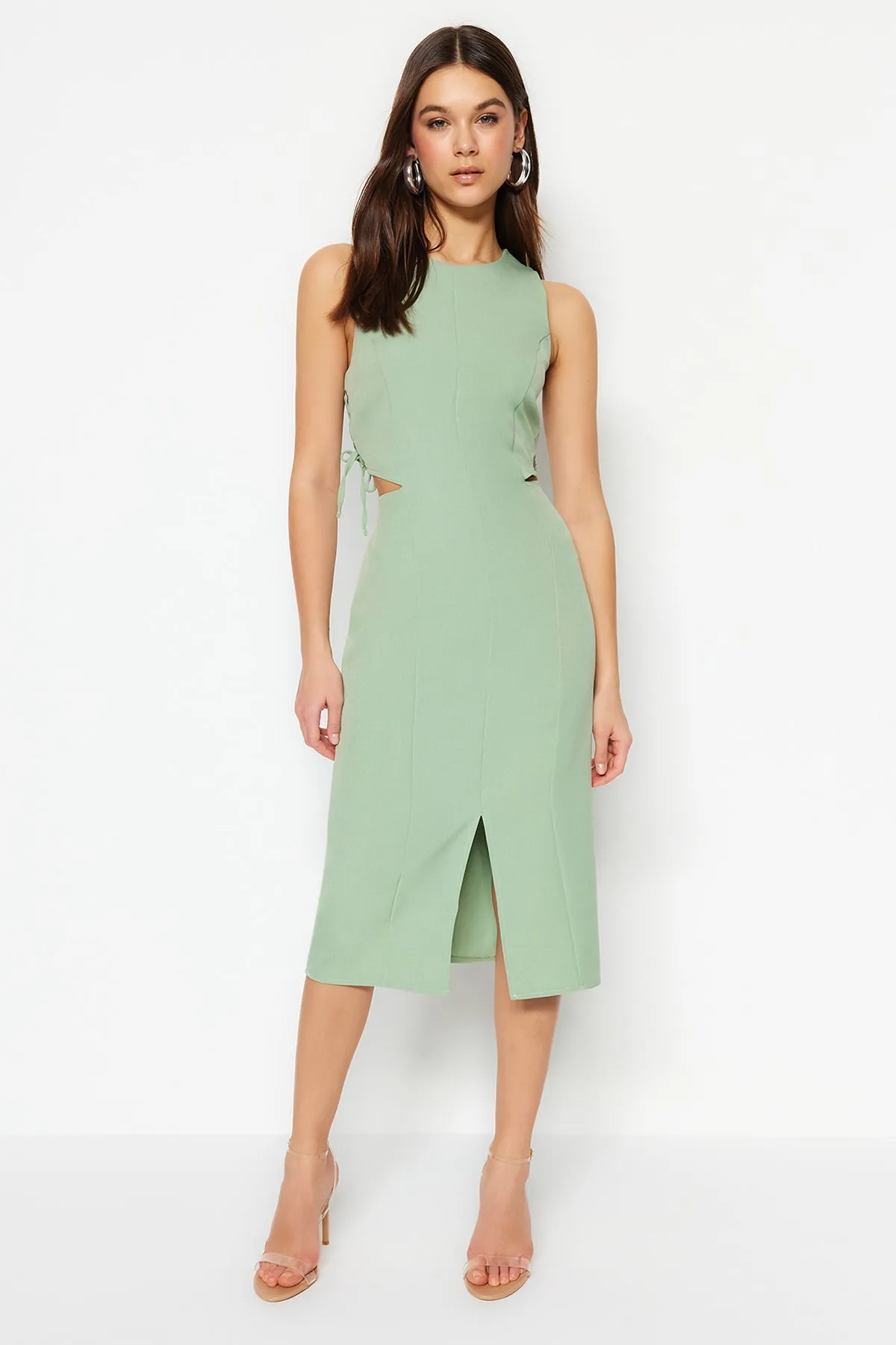 Trendyol Collection  Mintgrünes, detailliertes, ärmelloses, figurbetontes Midi-Webkleid mit Ausschnitten TWOSS23EL02043