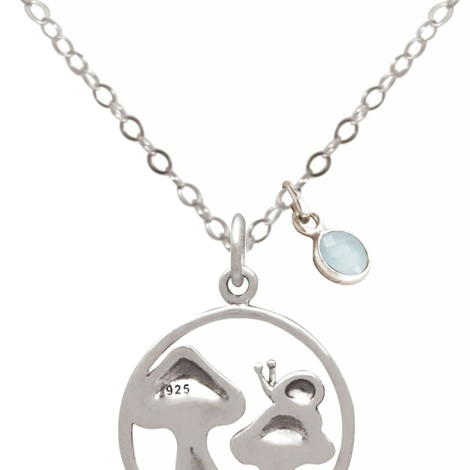 Kette mit Anhänger 'Schnecke auf Pilze Chalcedon'