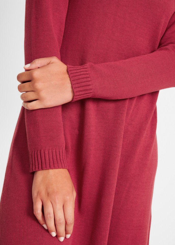 Knieumspielendes Strickkleid in ausgestellter Form