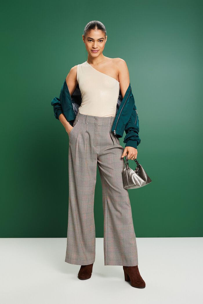 Glitzertop im One-Shoulder-Design