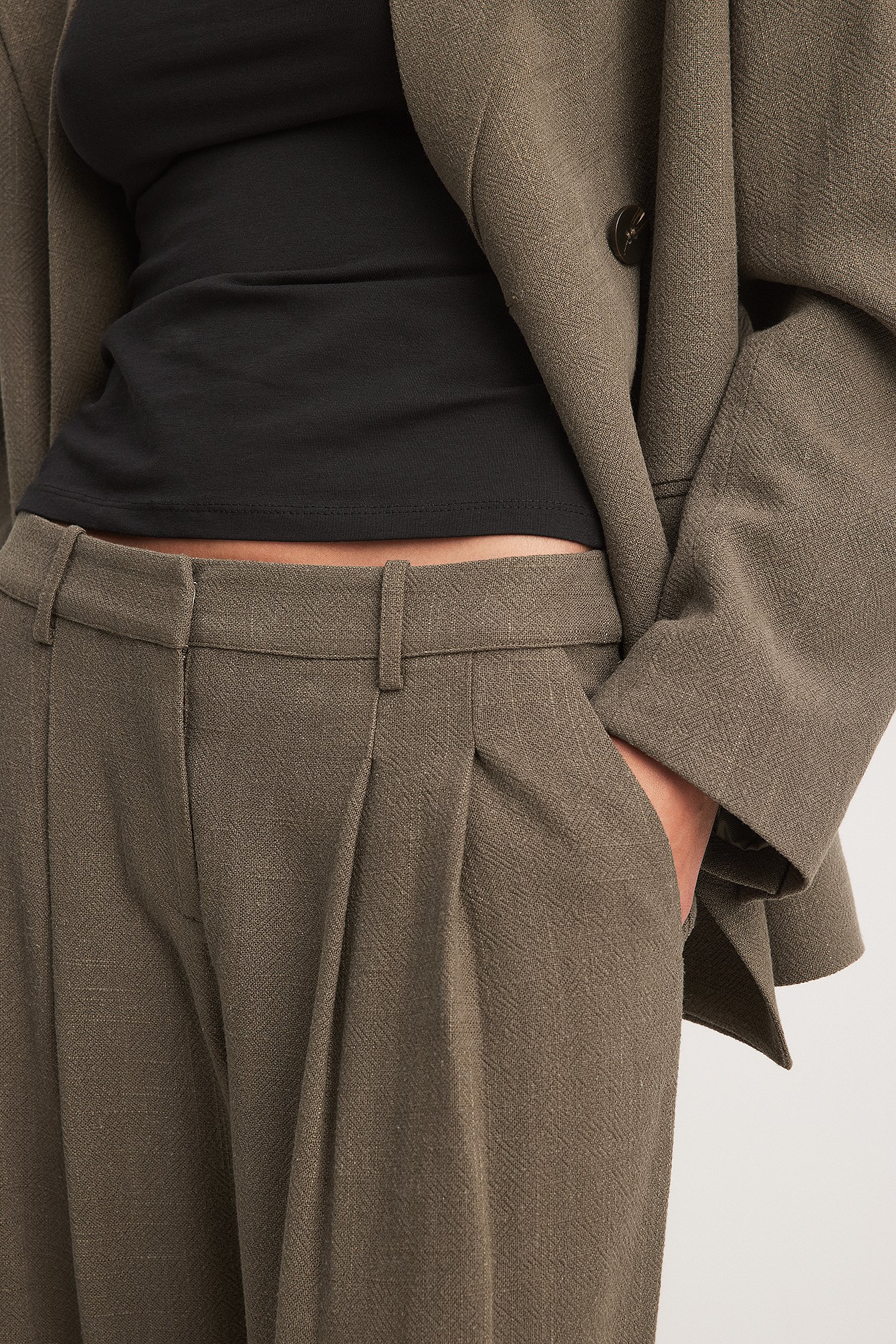 Hose mit weiten Beinen