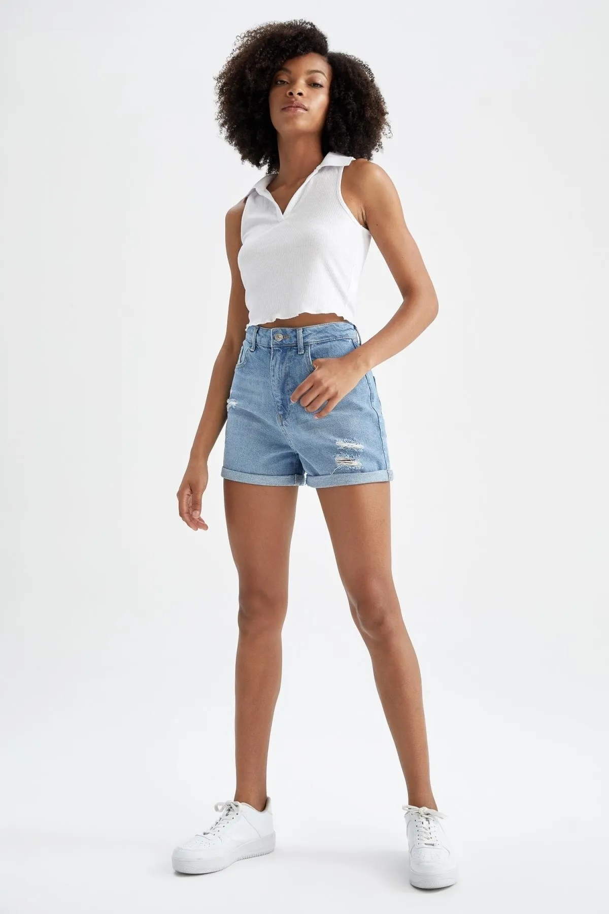 DeFacto  Mom-Fit-Jeans mit gefaltetem Bein und hoher Taille, 100 % Baumwolle
